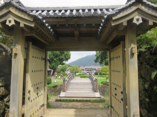 登城門、登城橋