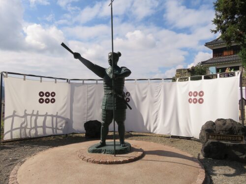 真田幸村の銅像（上田城・眞田神社）