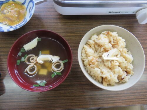 松茸ご飯・松茸の吸い物