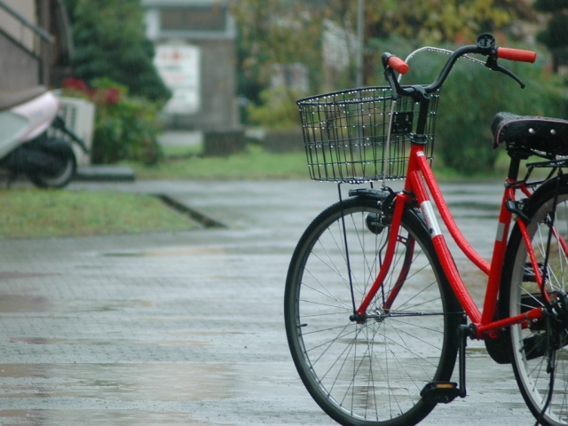 雨と自転車