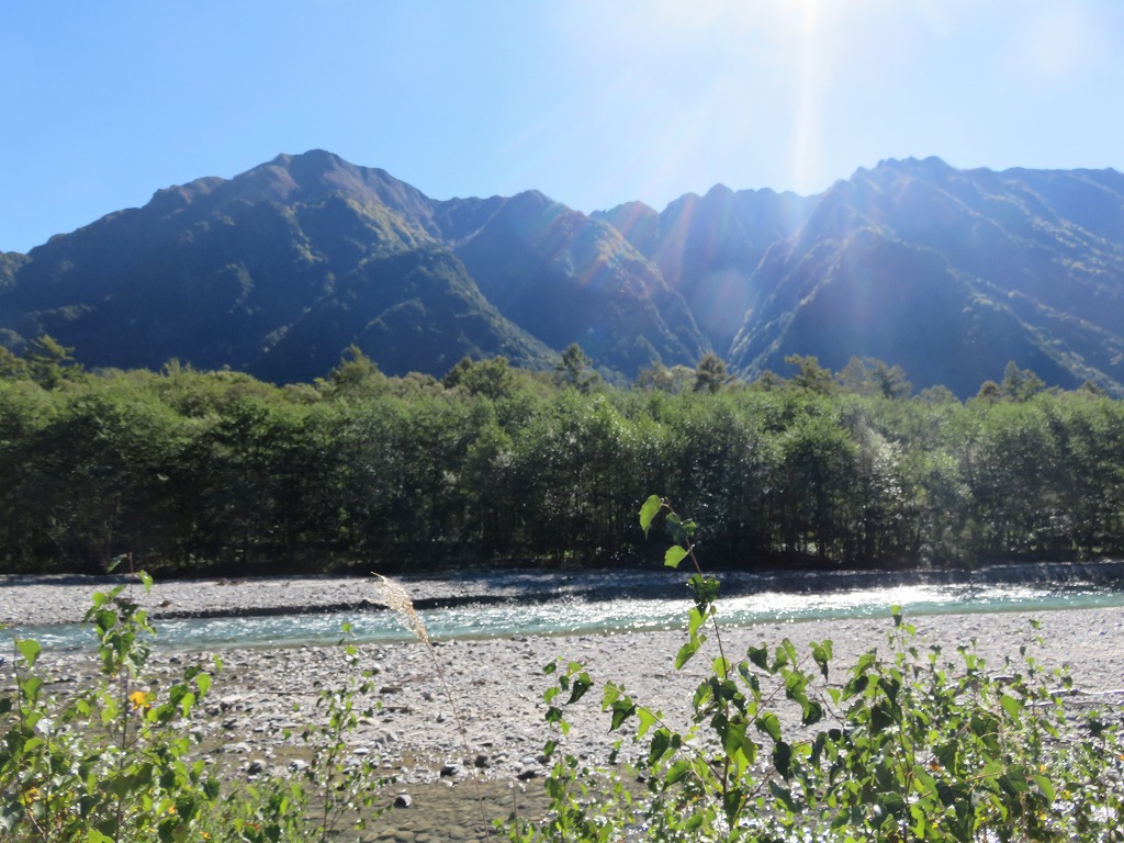 梓川越しの霞沢岳