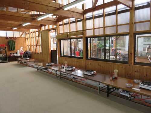 松茸小屋店内