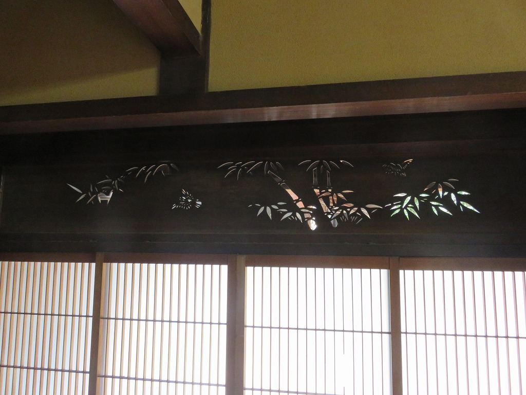 竹のデザインの透かし彫り