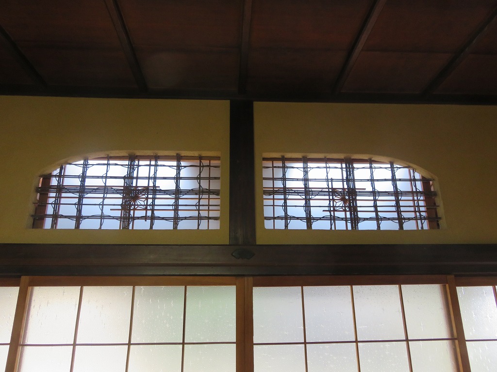 竹を使った装飾窓