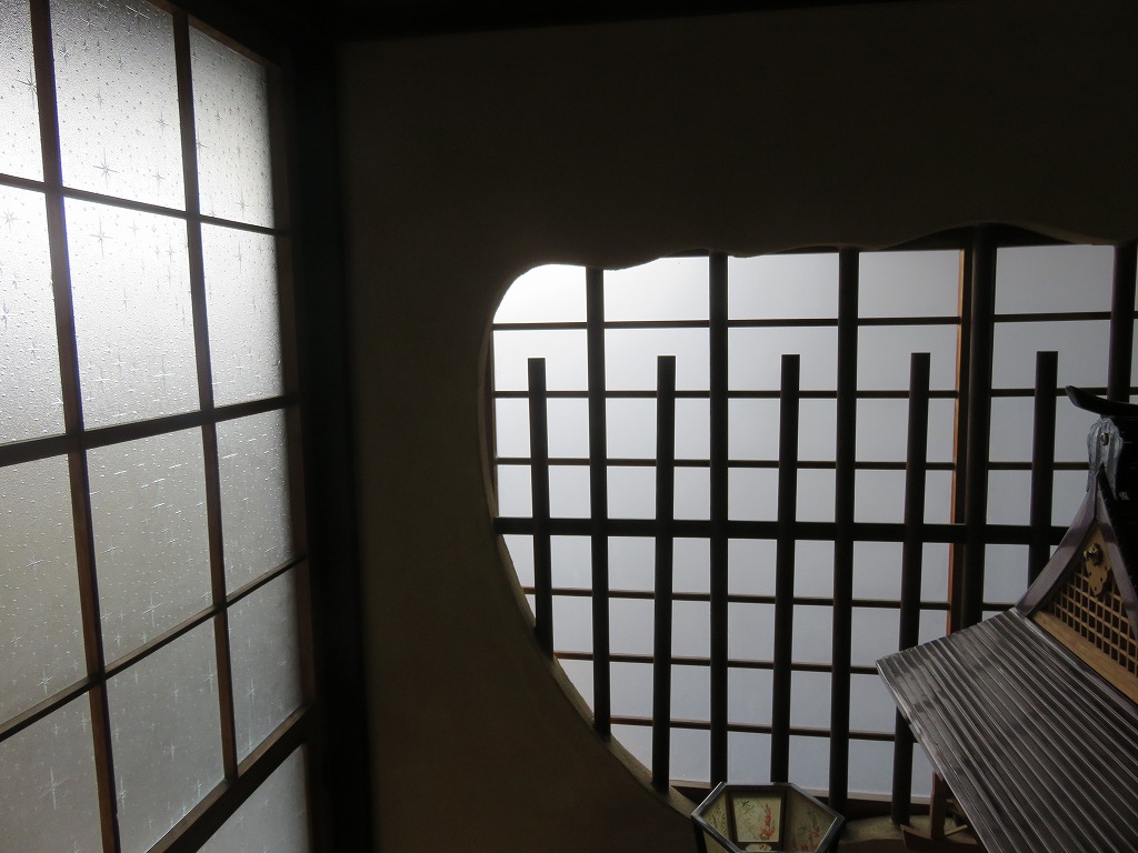 竹を使った装飾窓